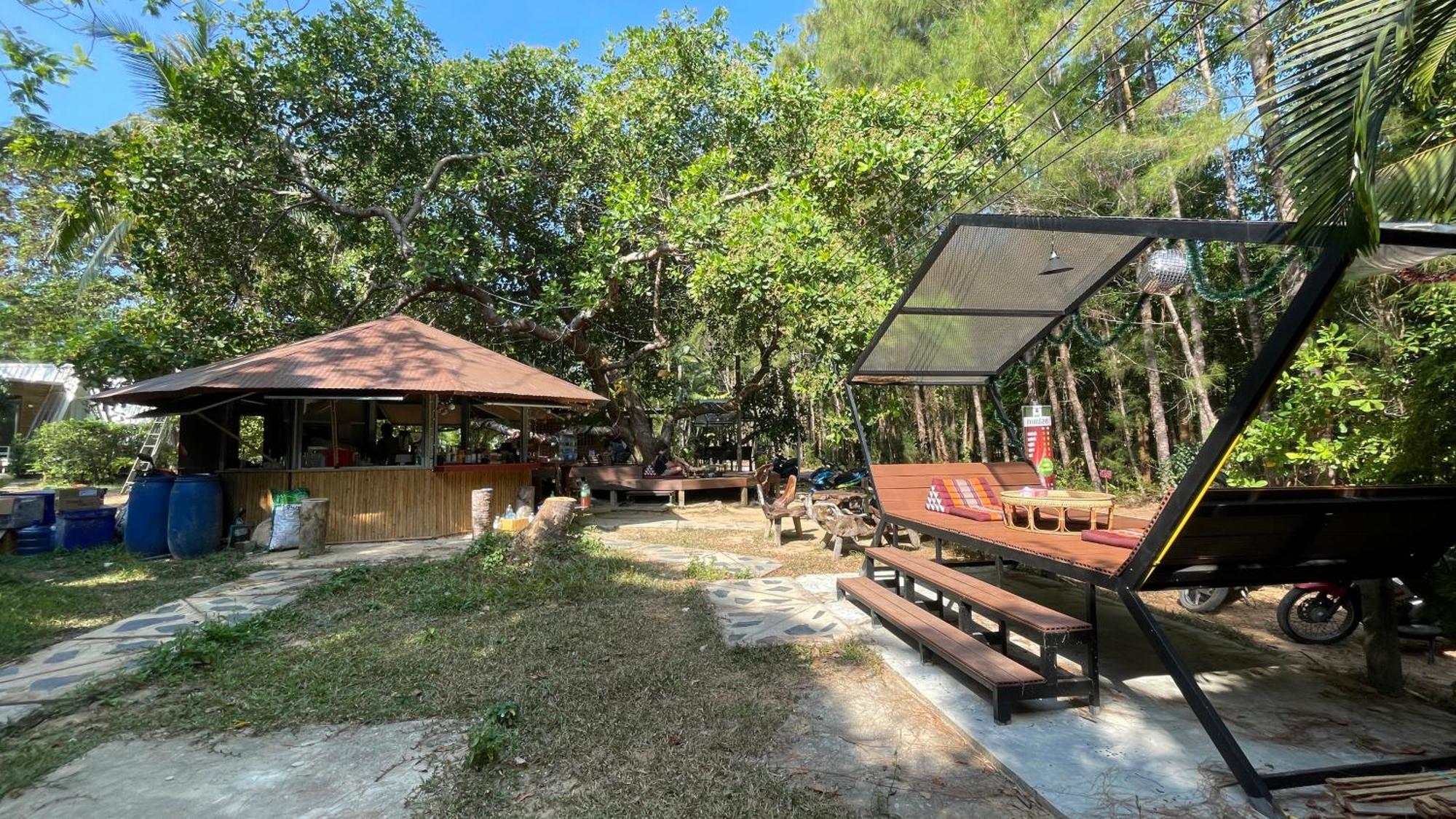 Coffee And Resort Koh Phayam Esterno foto
