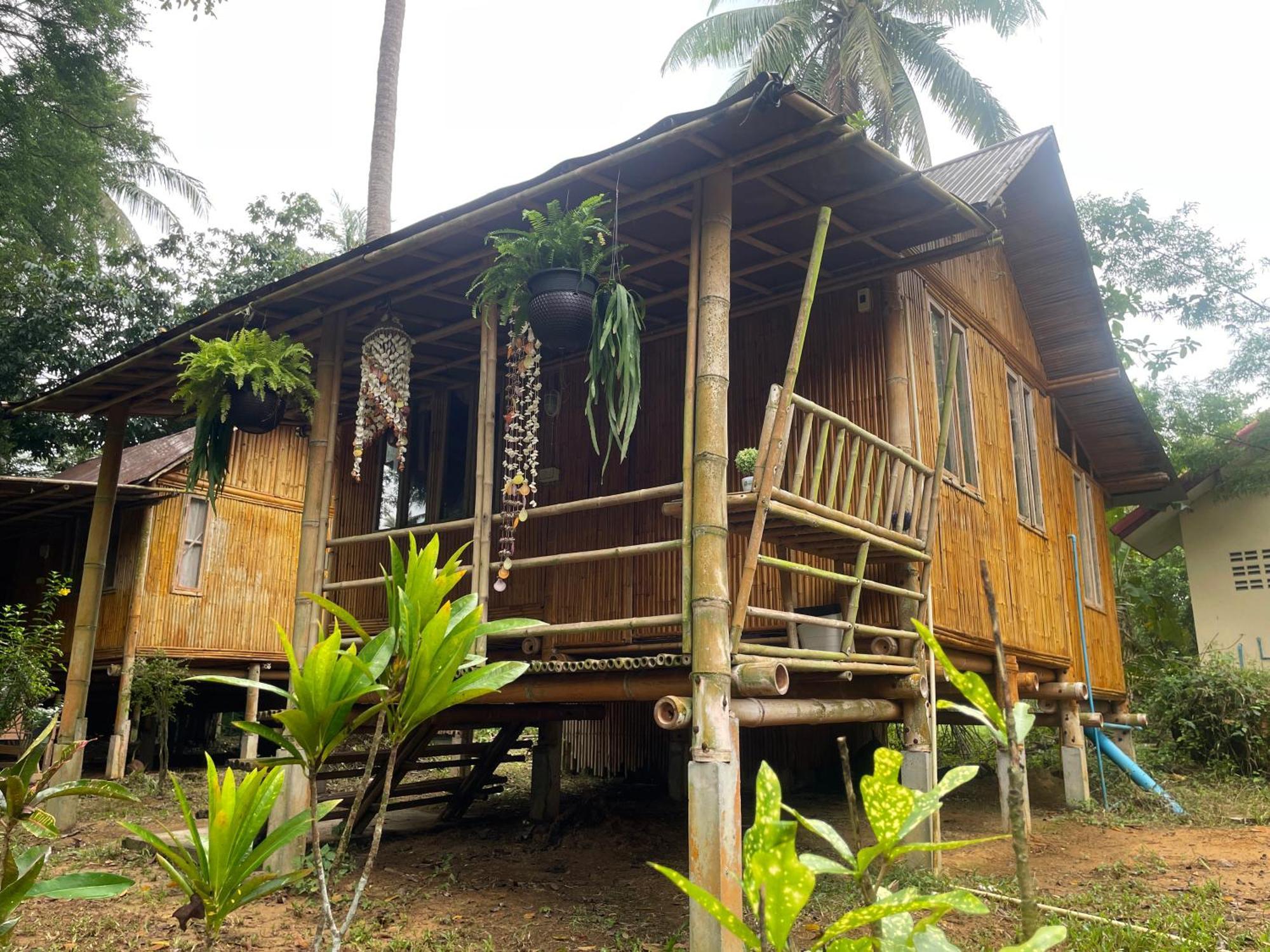 Coffee And Resort Koh Phayam Esterno foto